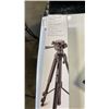 Image 3 : INSIGNIA SINGLE MONITOR HYDRAULIC MOUNT AND INSIGNIA 58" LIGHTWEIGHT TRIPOD