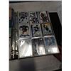 Image 8 : 4 BINDERS OF STAR HOCKEY CARDS