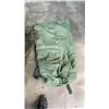 Image 2 : LARGE LOT OF MILITARY DUFFLE BAGS