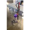 Image 2 : DYSON DC43 UPRIGHT VACUUM WORKING