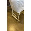 Image 2 : WICKER BASSINET