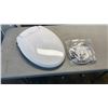 Image 1 : BRONDELL NON ELECTRIC BIDET TOILET SEAT