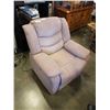 Image 1 : UPHOLSTERED POWER RECLINER