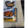Image 3 : CUCINA PRO WAFFLE MAKER AND ANIMAL FRIENDS WAFFLE MAKER