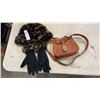 Image 1 : LEATHER PURSE WITH GERELDO HAT GLOVES, MINI ROOM DIVIDER AND JAR, PITCHER AND JUICERS