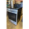 Image 1 : GE ELECTRIC GLASSTOP RANGE OVEN WORKING 24" WIDE