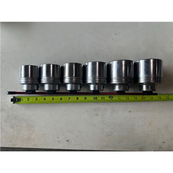SET OF SNAP-ON THREE-QUARTER INCH LARGE SOCKETS. COME ON SLIDE OF ...