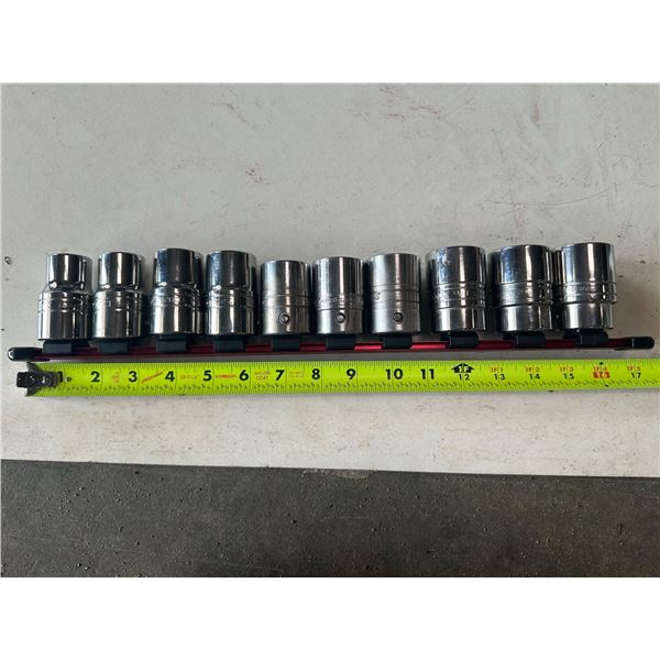 LOT OF SNAP-ON THREE-QUARTER INCH LARGE SOCKETS. COME ON SLIDE OF ...
