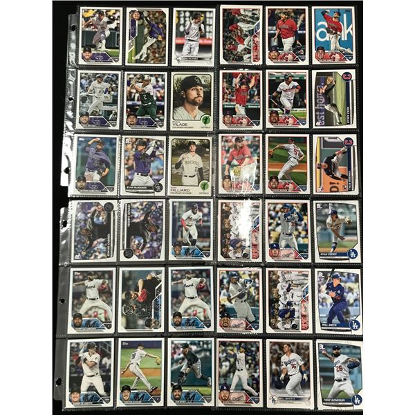  LOT OF MLB CARDS