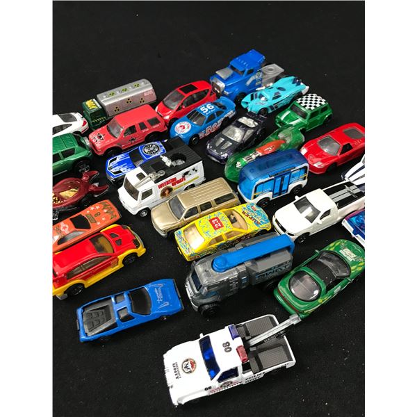 LARGE LOT OF DIECAST CARS