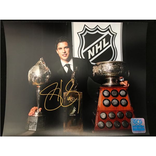 SIDNEY CROSBY SIGNED 8 X 10 (GCG HOLO)