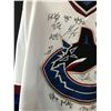 Image 2 : VANCOUVER CANUCKS TEAM SIGNED STARTER JERSEY (GCG HOLO)