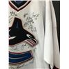 Image 3 : VANCOUVER CANUCKS TEAM SIGNED STARTER JERSEY (GCG HOLO)