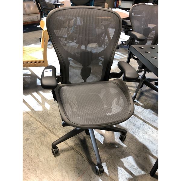 HERMAN MILLER AERON GRAPHITE FULLY ADJUSTABLE GAMING CHAIR (SIZE C), RETAIL VALUE $1,805 CAD