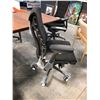 Image 2 : HERMAN MILLER EMBODY BLACK/GRAPHITE FULLY ADJUSTABLE GAMING TASK CHAIR, RETAIL VALUE $2,960 CAD