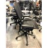 Image 2 : HERMAN MILLER AERON BLACK FULLY ADJUSTABLE TASK CHAIR (SIZE C), RETAIL VALUE $2,000.00 CAD