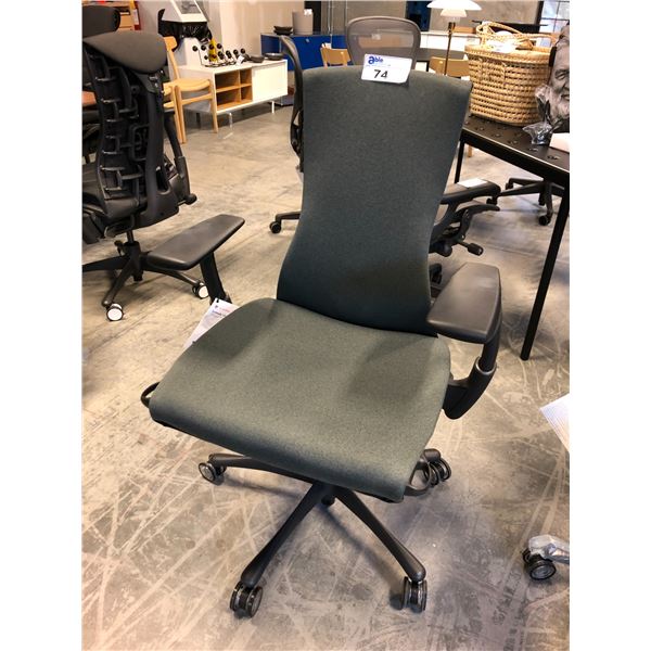 HERMAN MILLER EMBODY GREY/GRAPHITE FULLY ADJUSTABLE GAMING TASK CHAIR RETAIL VALUE $2,960 CAD