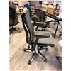 Image 2 : HERMAN MILLER EMBODY GREY/GRAPHITE FULLY ADJUSTABLE GAMING TASK CHAIR RETAIL VALUE $2,960 CAD