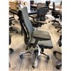 Image 2 : HERMAN MILLER EMBODY GREY/GRAPHITE FULLY ADJUSTABLE GAMING TASK CHAIR RETAIL VALUE $2,960 CAD