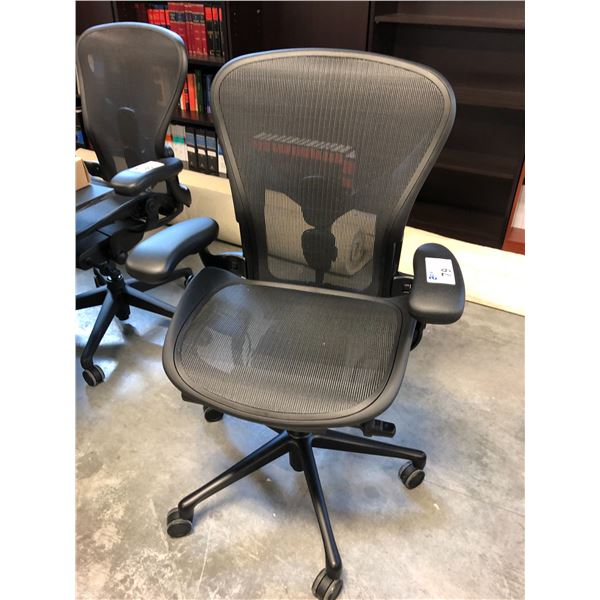 HERMAN MILLER AERON BLACK FULLY ADJUSTABLE GAMING CHAIR (SIZE B), RETAIL VALUE $1,805.00 CAD