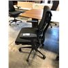 Image 3 : HERMAN MILLER EMBODY BLACK/GRAPHITE FULLY ADJUSTABLE GAMING TASK CHAIR RETAIL VALUE $2,960 CAD