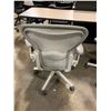 Image 2 : *L* GREY HERMAN MILLER AERON ERGONOMIC TASK CHAIR SIZE MEDIUM - WITH LUMBAR SUPPORT