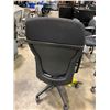 Image 2 : *L* TEKNION SAVERA  SYNCHRO - TILTER TASK CHAIR WITH ARMS
