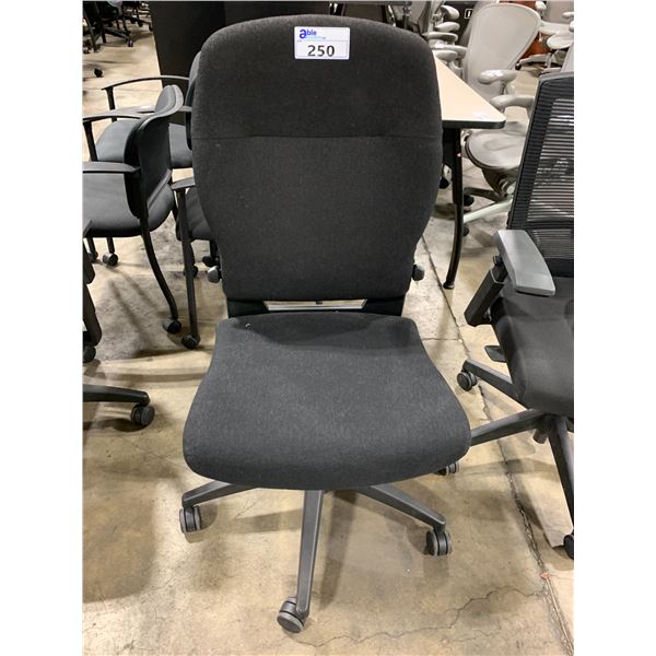 *L* TEKNION SAVERA  SYNCHRO - TILTER TASK CHAIR