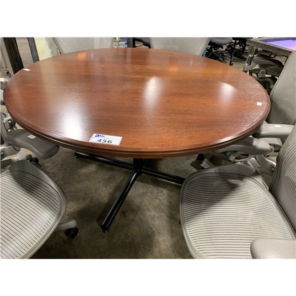 *L* ROUND TEKNION 6 SEAT DINING TABLE