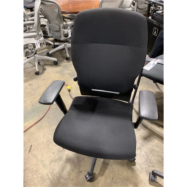 *L* TEKNION SAVERA SYNCHRO - TILTER TASK CHAIR WITH ARMS