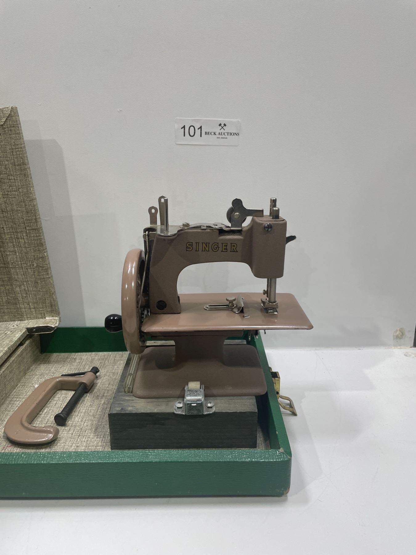 Singer Mini Portable Manual Sewing Machine - Beck Auctions Inc.