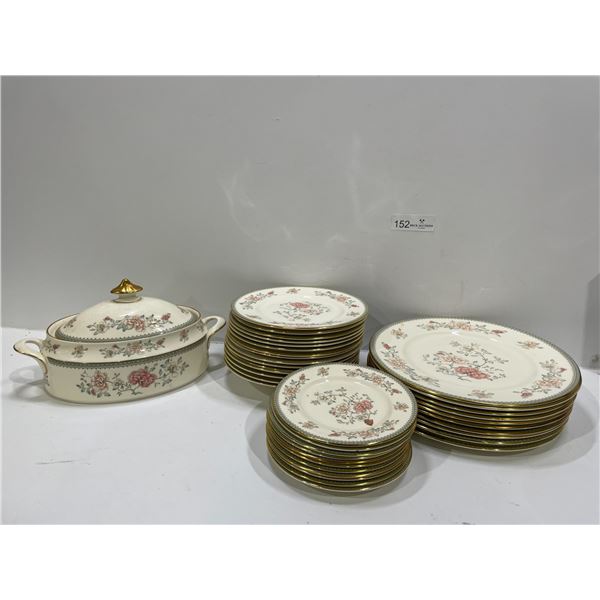 Stunning China Dish Set