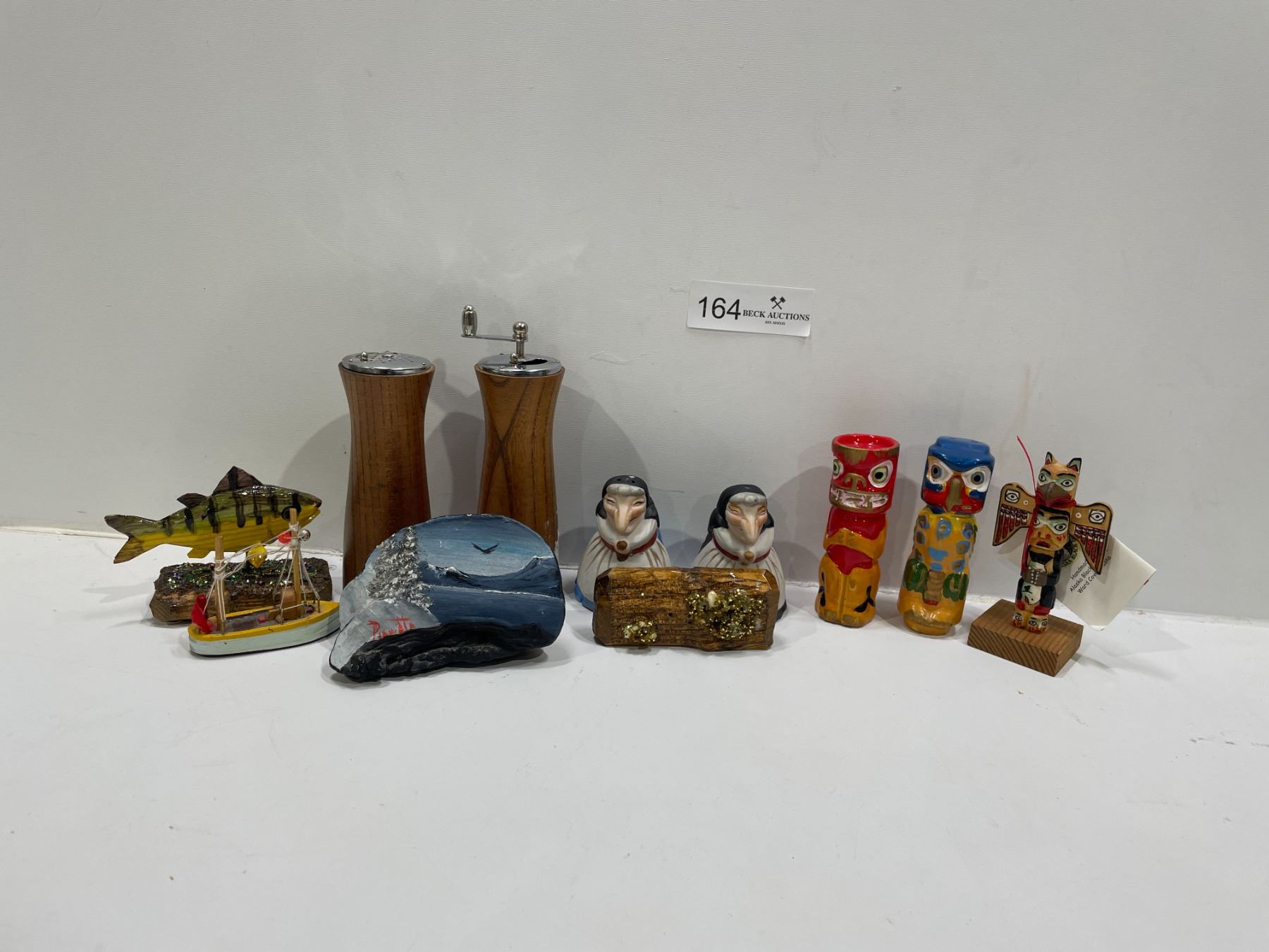 Assorted Kitchen Items - Beck Auctions Inc.