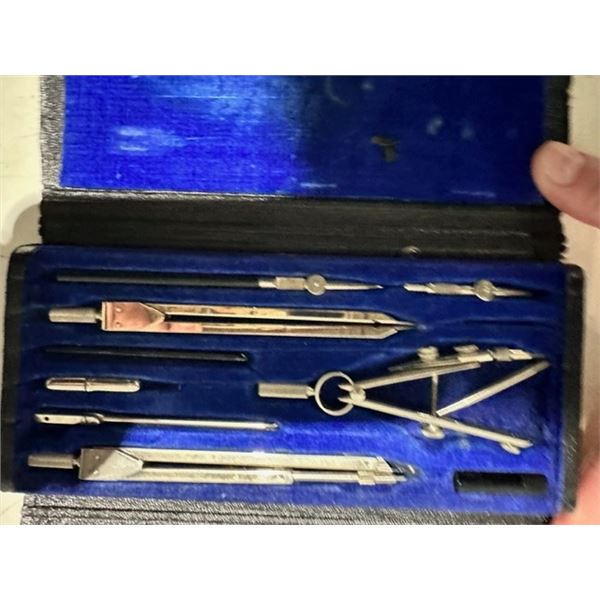 Vintage geometry set