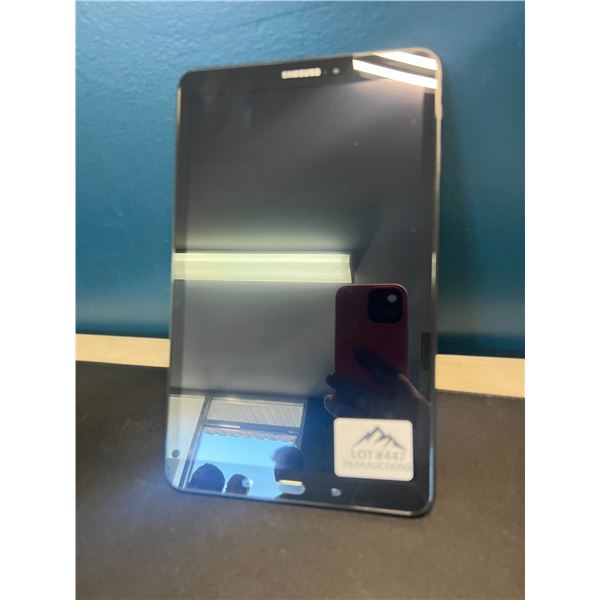 Lot of 1 Samsung Tablet - Used - Works