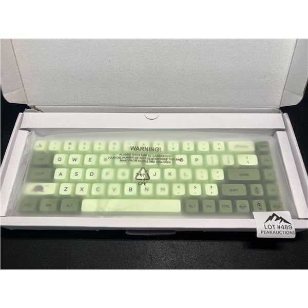 Lot of 1 Boyi 68 Keys NKRO Bluetooth Mechanical Gaming Keyboard - Matcha Green