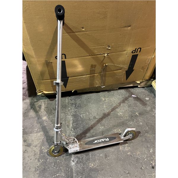 Lot of 1 Razor Scooter - Used