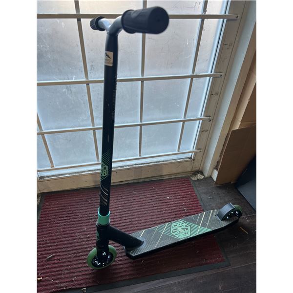 Lot of 1 Scooter - Used