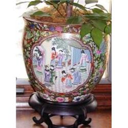 Pr. Rose Medallion Cachet Pots