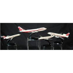 4 TWA Airplanes