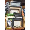 Image 1 : BOX WITH 15 PICTURE FRAMES - VARIOUS SIZES