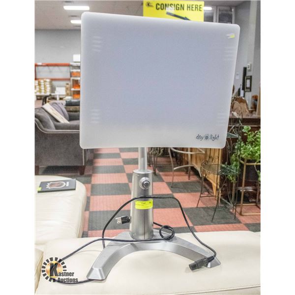 DAYLIGHT LAMP