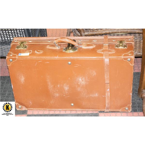 VINTAGE STORAGE TRUNK