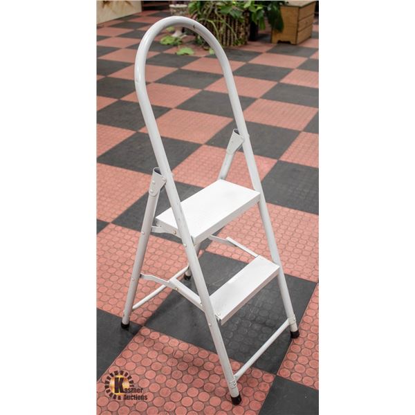 SAFETY FIRST 2 STEP STOOL