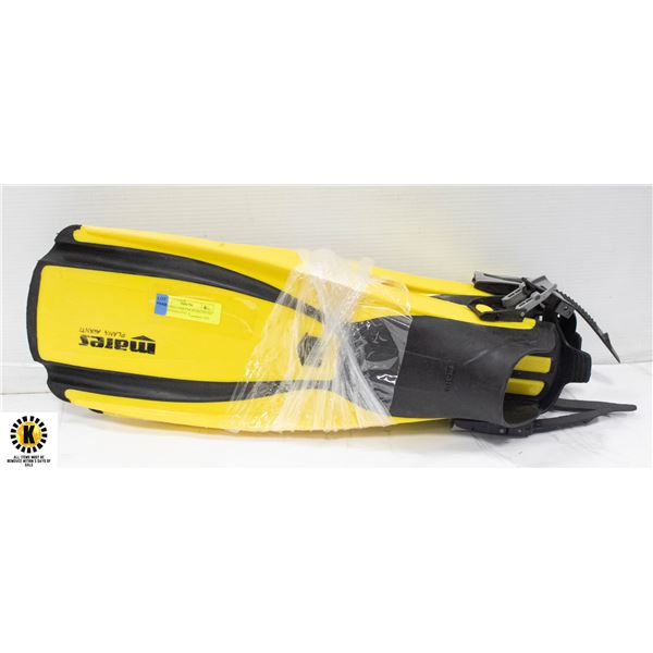 DIVE FINS, PAIR FOR SCUBA DIVING OR SNORKELLING,