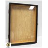 Image 1 : HINGED WOODEN DISPLAY CASE (APPROX 16" X  22")