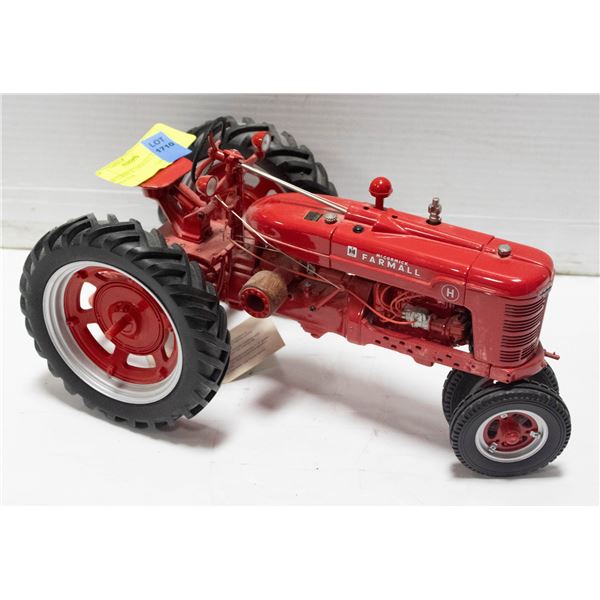 MCCORMICK FARMALL 1:12 SCALE TRACTOR