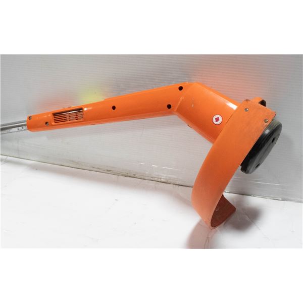 BLACK AND DECKER COMMAND FEED TRIMMER