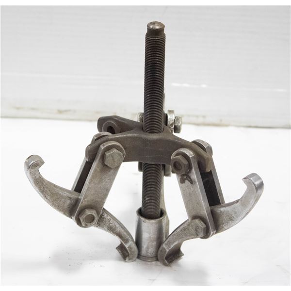 VINTAGE OWATONNA TOOL USA 5/8 PULLER