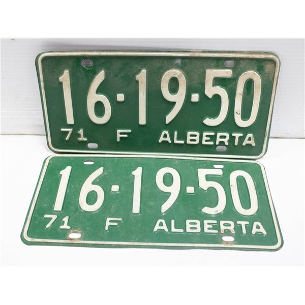 1971 LICENSE PLATES SET OF 2